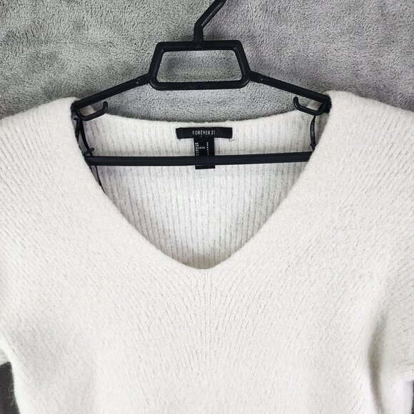 Womens White Forever 21 Knit Sweater V Neck Long Sleeve Size S - Picture 5 of 10